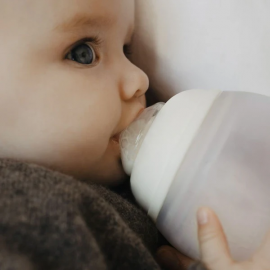 شیشه شیر 150میل اله رنگ milky (شیری)
